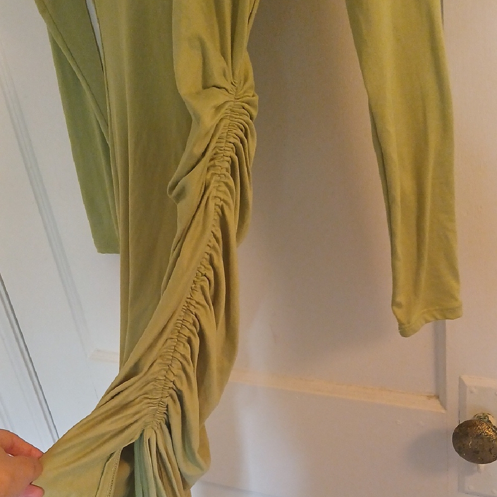 Forever 21 Light Green Ruched Long Sleeve Dress - Picture 4 of 8